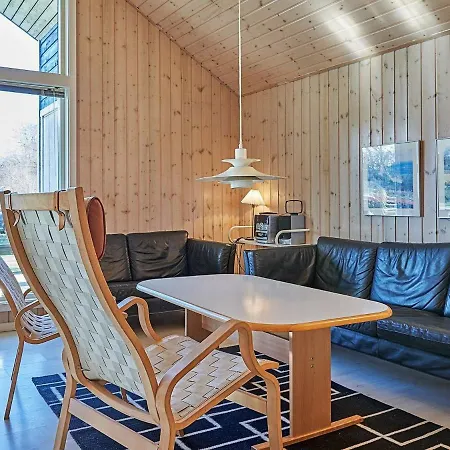 12 Person In Aakirkeby Nyaraló *